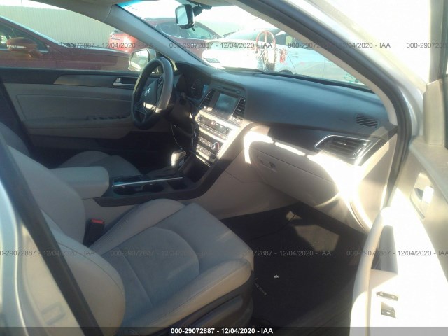 Photo 4 VIN: 5NPE34AF0HH471409 - HYUNDAI SONATA 