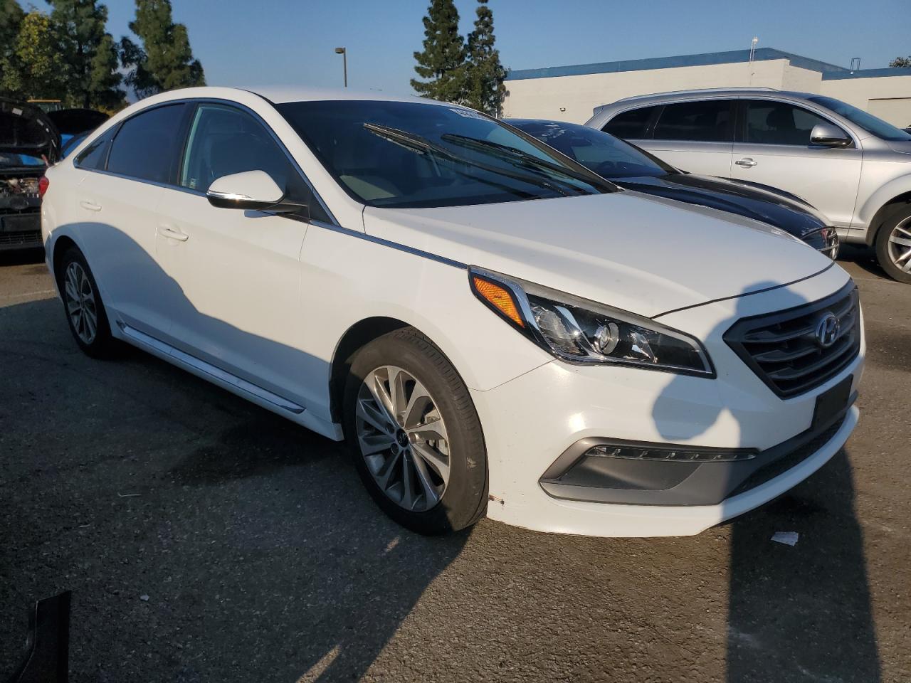 Photo 3 VIN: 5NPE34AF0HH475640 - HYUNDAI SONATA 