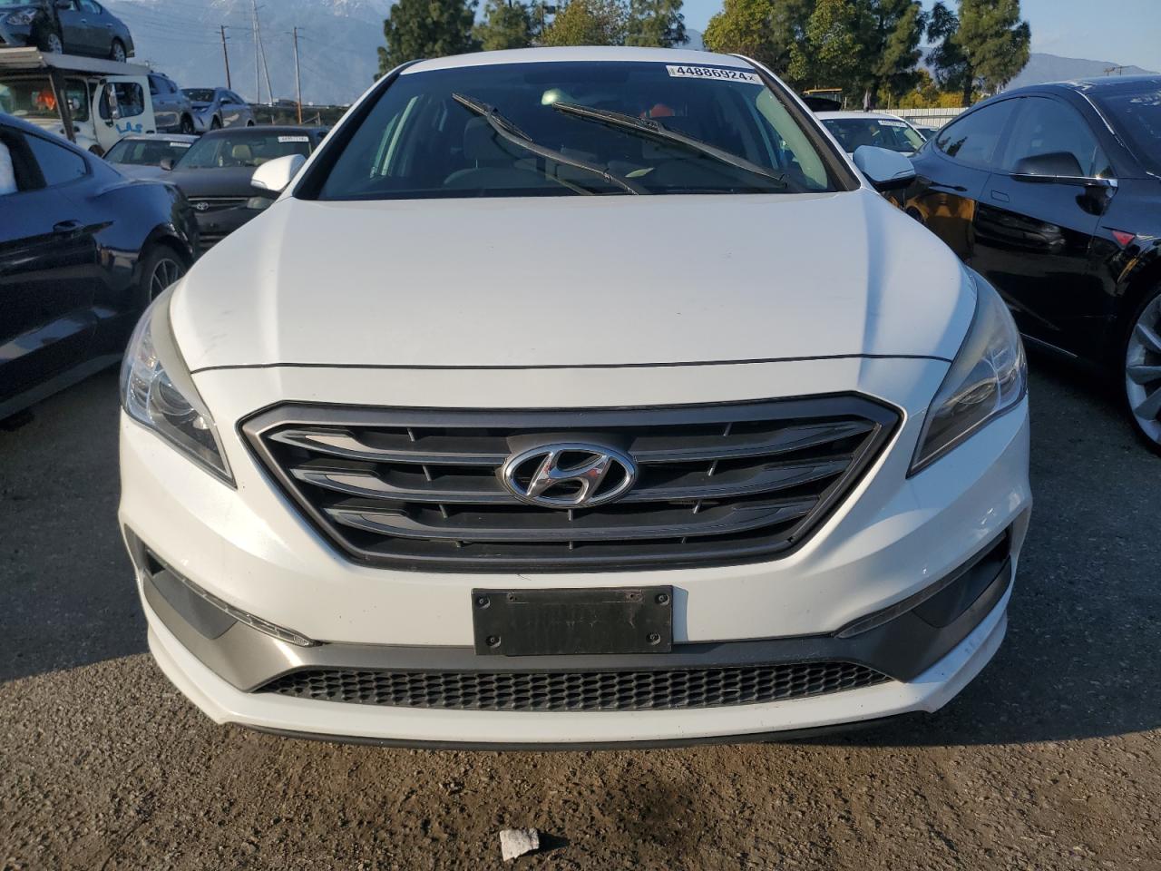 Photo 4 VIN: 5NPE34AF0HH475640 - HYUNDAI SONATA 