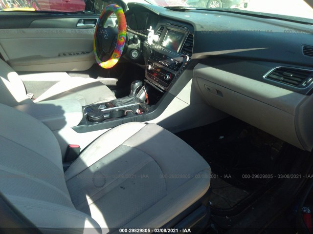 Photo 4 VIN: 5NPE34AF0HH477629 - HYUNDAI SONATA 