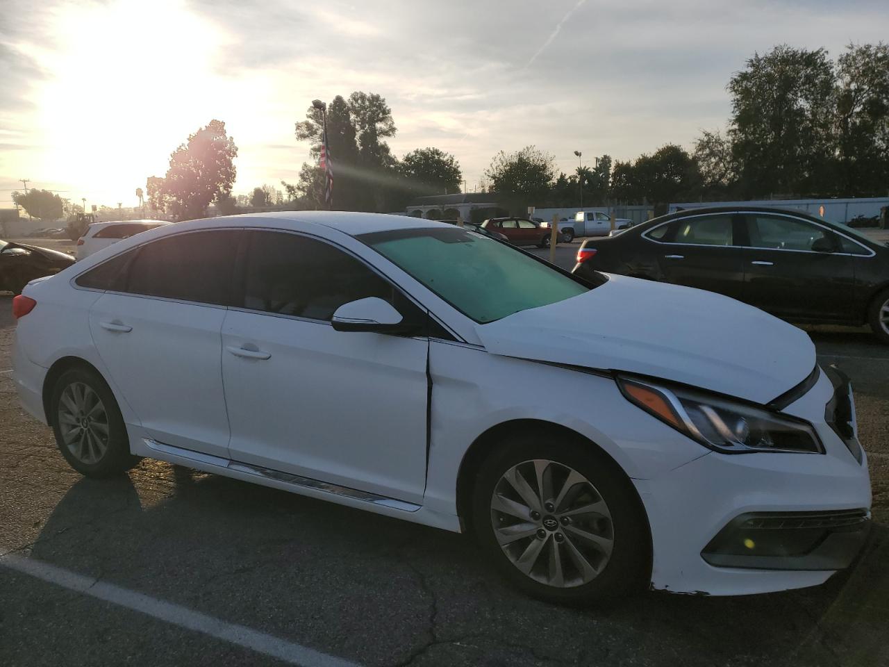 Photo 3 VIN: 5NPE34AF0HH487562 - HYUNDAI SONATA 