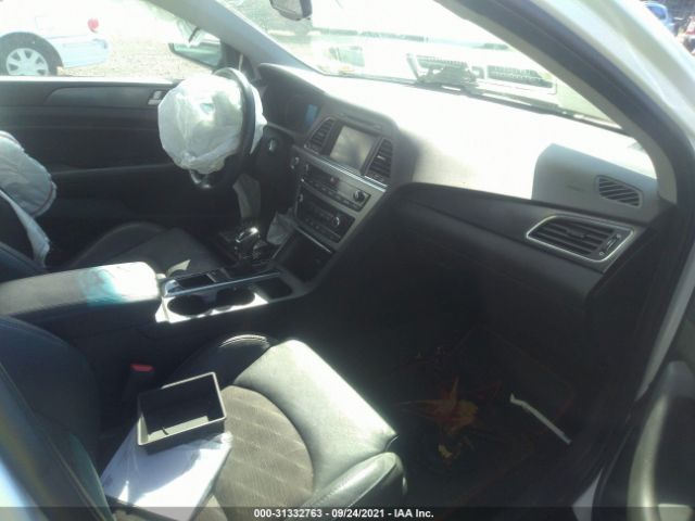 Photo 4 VIN: 5NPE34AF0HH501489 - HYUNDAI SONATA 