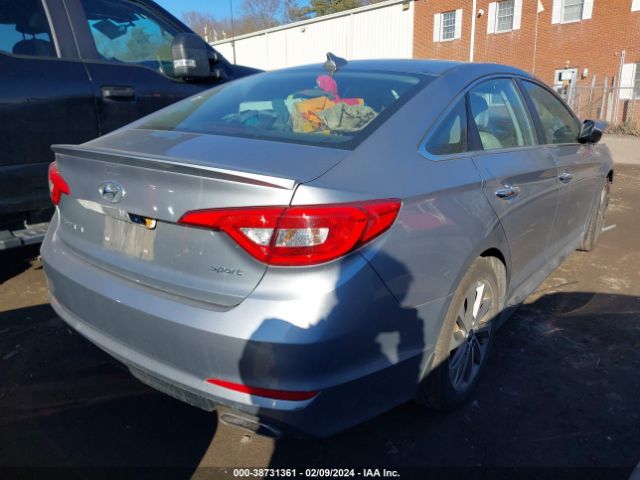 Photo 3 VIN: 5NPE34AF0HH572465 - HYUNDAI SONATA 