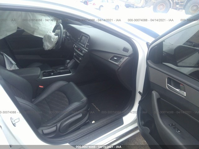 Photo 4 VIN: 5NPE34AF0JH619063 - HYUNDAI SONATA 