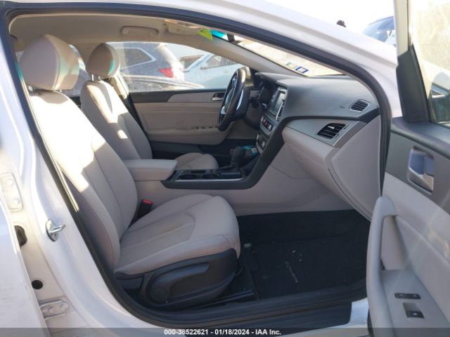 Photo 4 VIN: 5NPE34AF0JH644738 - HYUNDAI SONATA 