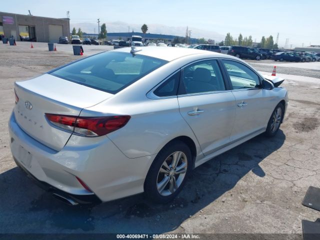 Photo 3 VIN: 5NPE34AF0JH647347 - HYUNDAI SONATA 