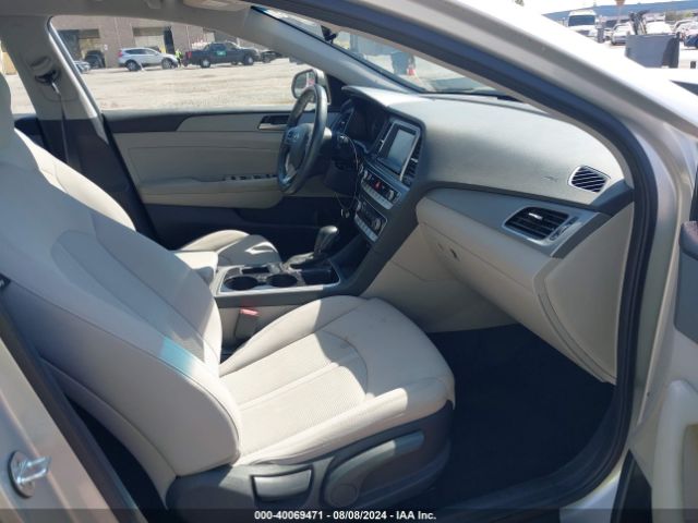 Photo 4 VIN: 5NPE34AF0JH647347 - HYUNDAI SONATA 