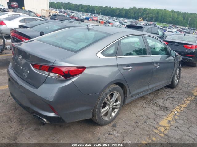 Photo 3 VIN: 5NPE34AF0JH649440 - HYUNDAI SONATA 