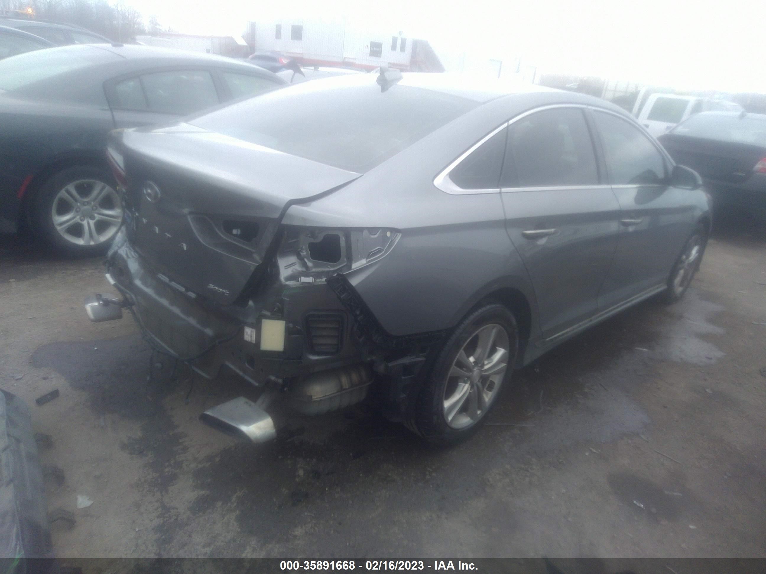 Photo 3 VIN: 5NPE34AF0JH656095 - HYUNDAI SONATA 