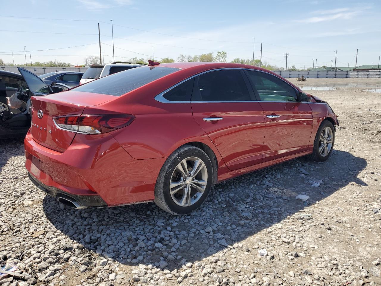 Photo 2 VIN: 5NPE34AF0JH657943 - HYUNDAI SONATA 