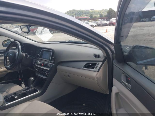 Photo 4 VIN: 5NPE34AF0JH666822 - HYUNDAI SONATA 