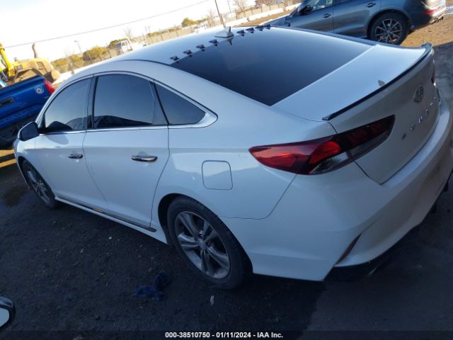 Photo 2 VIN: 5NPE34AF0JH679005 - HYUNDAI SONATA 