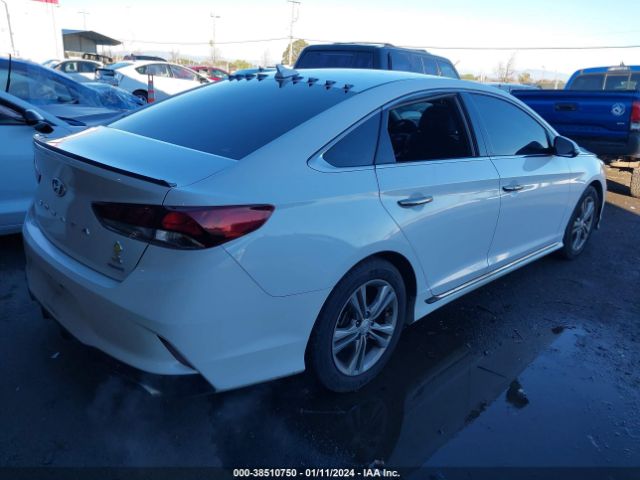 Photo 3 VIN: 5NPE34AF0JH679005 - HYUNDAI SONATA 