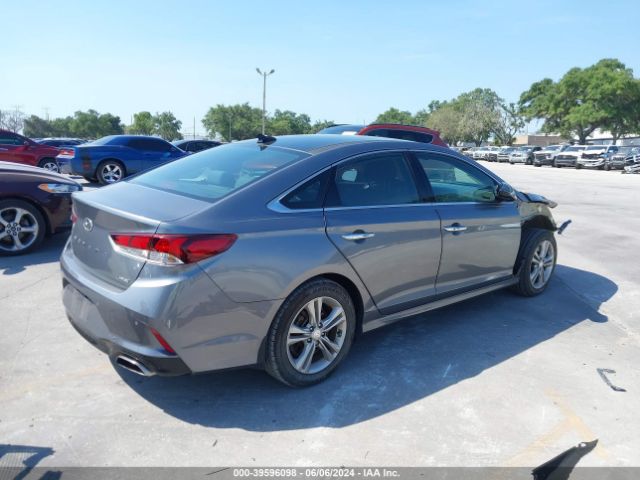 Photo 3 VIN: 5NPE34AF0JH718756 - HYUNDAI SONATA 