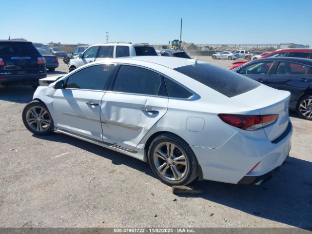 Photo 2 VIN: 5NPE34AF0KH743643 - HYUNDAI SONATA 