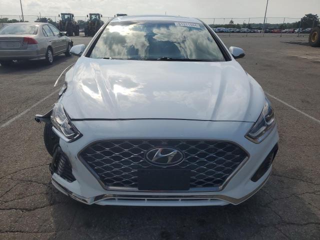 Photo 4 VIN: 5NPE34AF0KH797282 - HYUNDAI SONATA LIM 