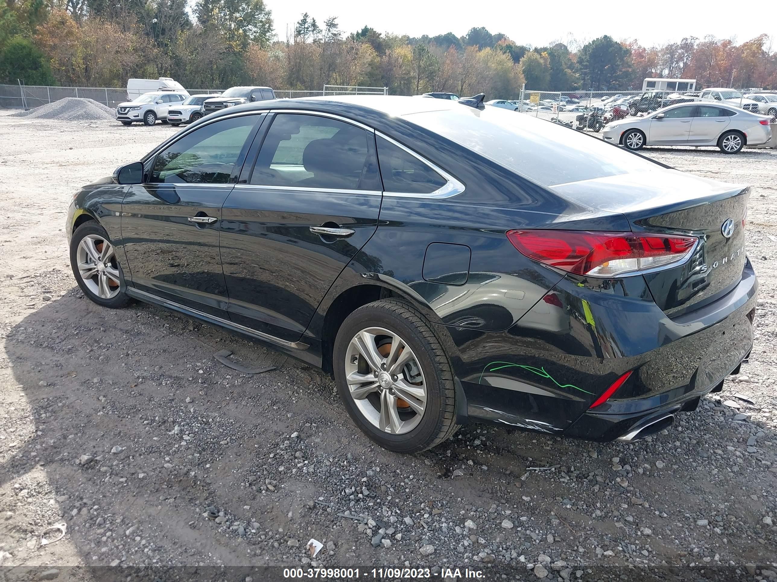 Photo 2 VIN: 5NPE34AF0KH821242 - HYUNDAI SONATA 