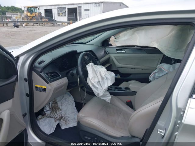 Photo 4 VIN: 5NPE34AF1FH057424 - HYUNDAI SONATA 