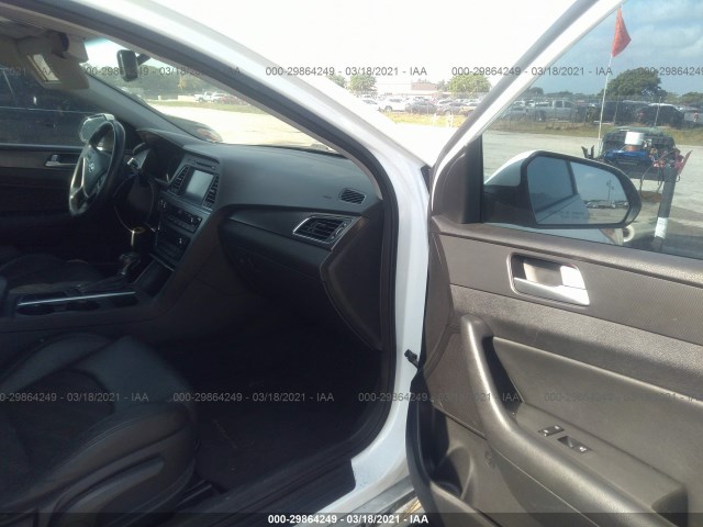 Photo 4 VIN: 5NPE34AF1FH083067 - HYUNDAI SONATA 