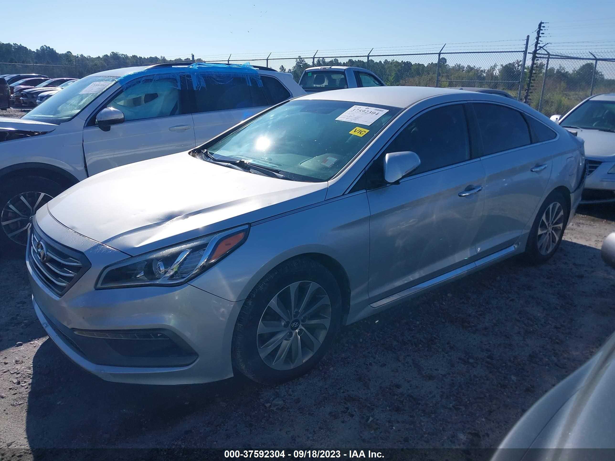 Photo 1 VIN: 5NPE34AF1FH092772 - HYUNDAI SONATA 