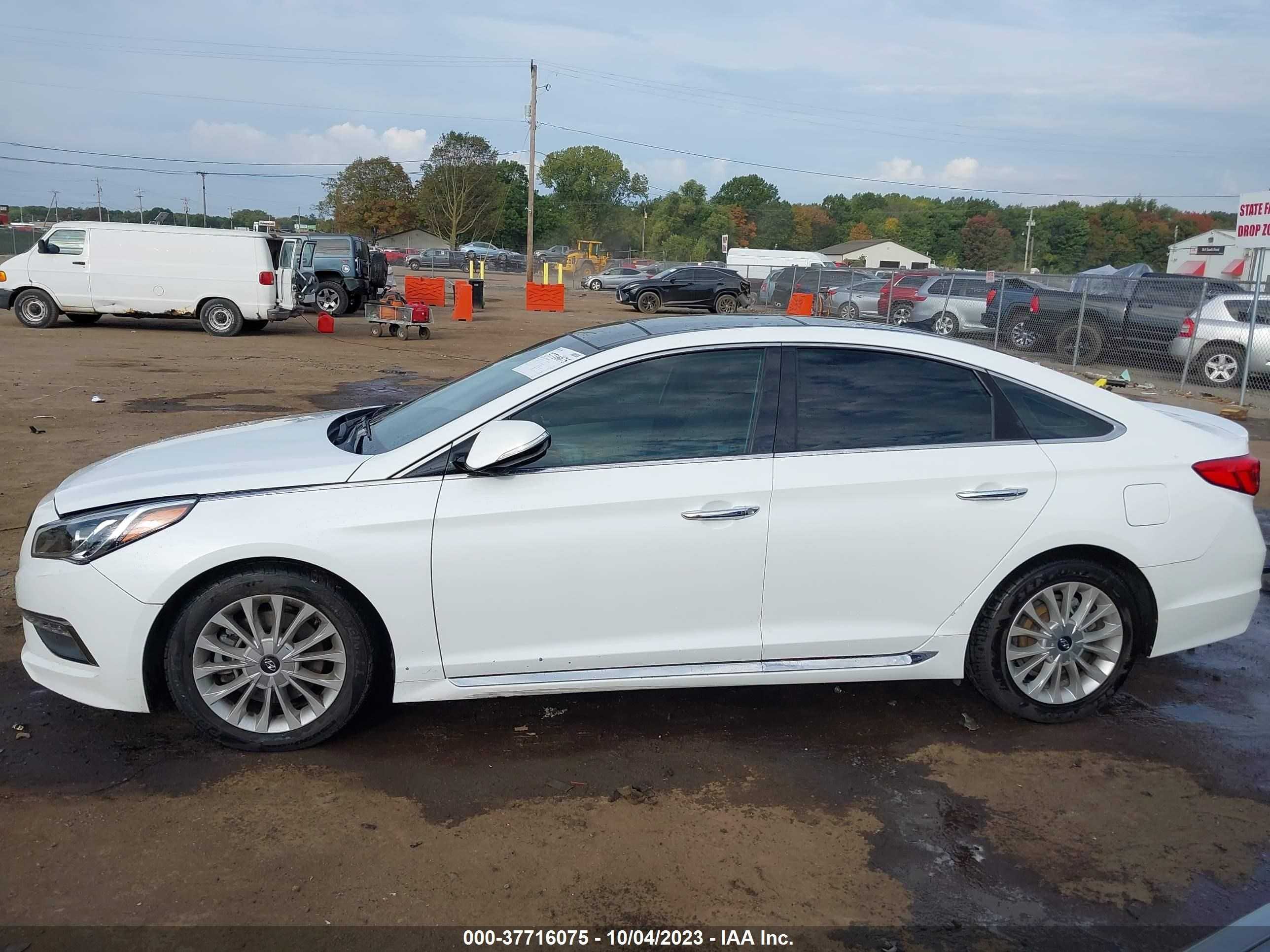 Photo 13 VIN: 5NPE34AF1FH105245 - HYUNDAI SONATA 