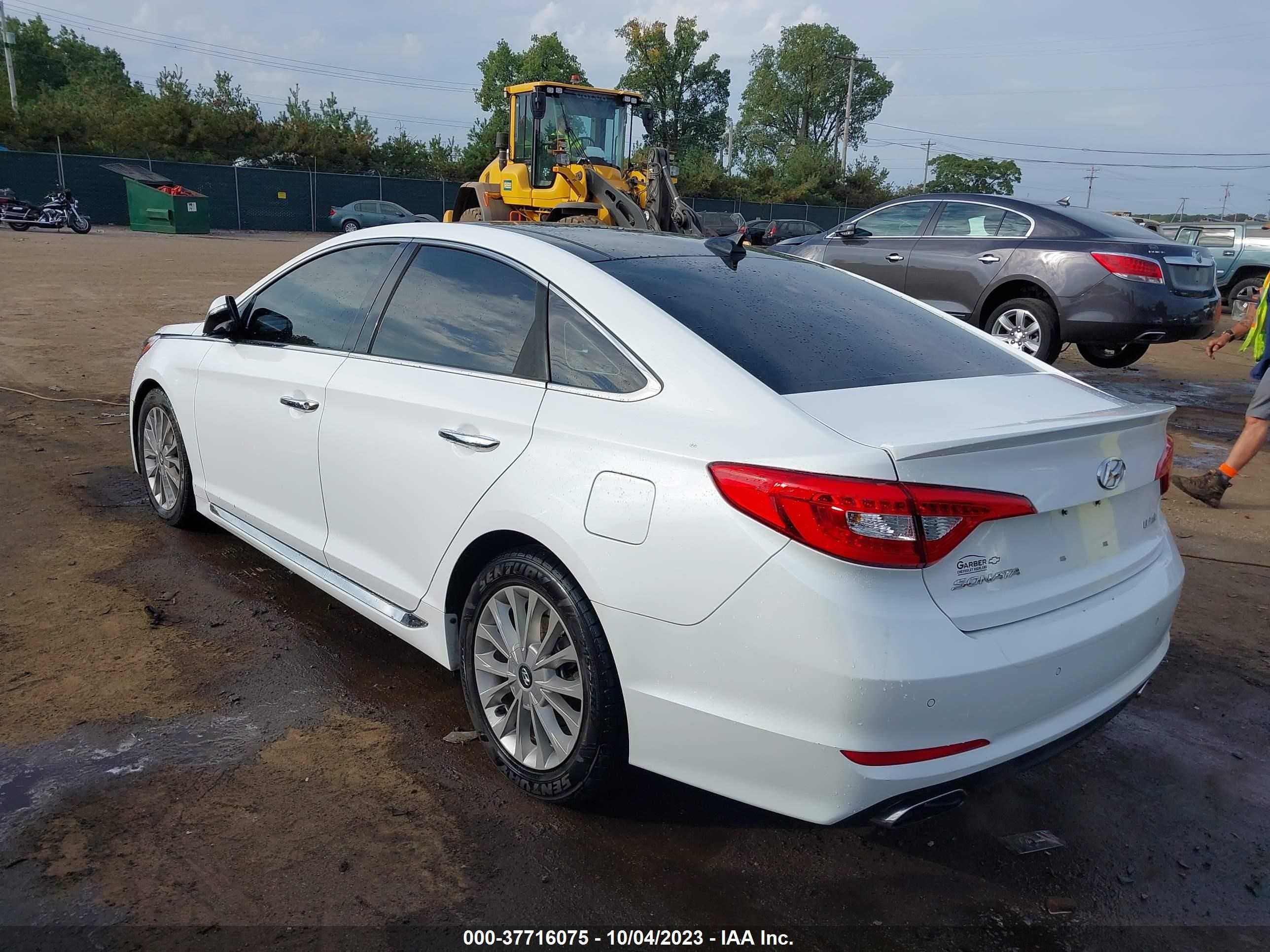 Photo 2 VIN: 5NPE34AF1FH105245 - HYUNDAI SONATA 