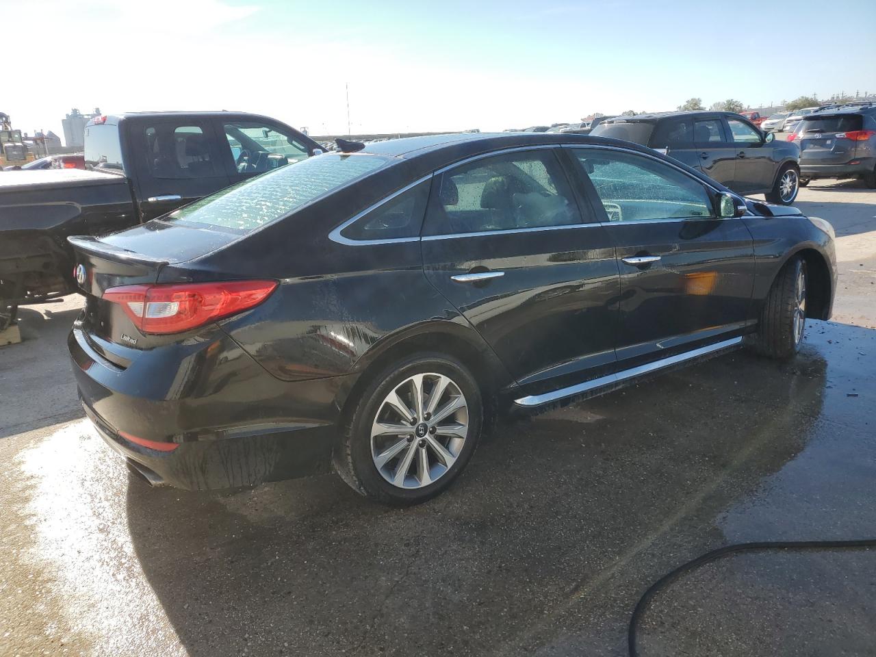 Photo 2 VIN: 5NPE34AF1GH330718 - HYUNDAI SONATA 