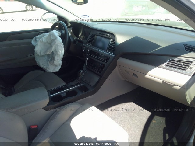 Photo 4 VIN: 5NPE34AF1GH345008 - HYUNDAI SONATA 