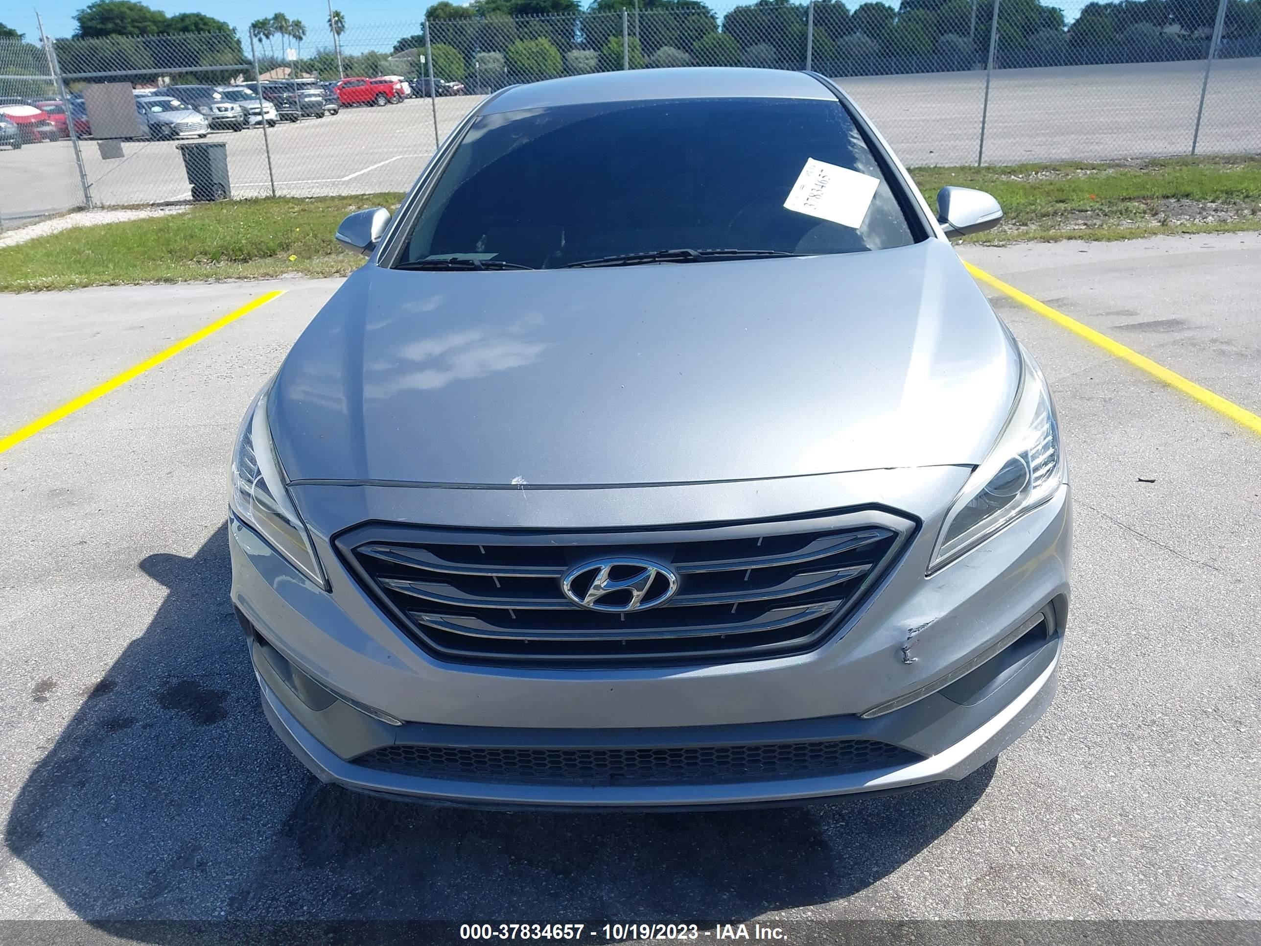 Photo 10 VIN: 5NPE34AF1GH381331 - HYUNDAI SONATA 