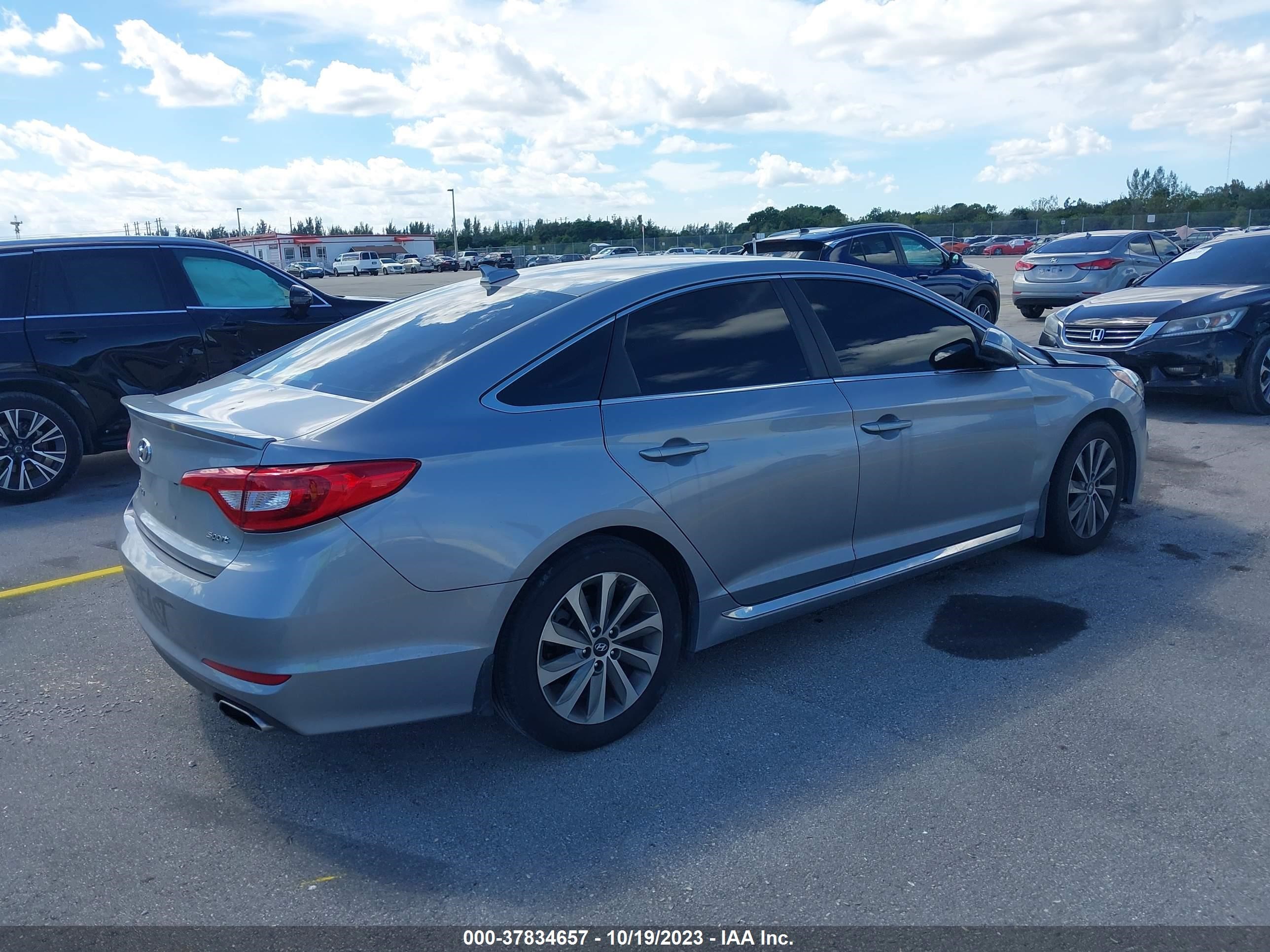 Photo 3 VIN: 5NPE34AF1GH381331 - HYUNDAI SONATA 