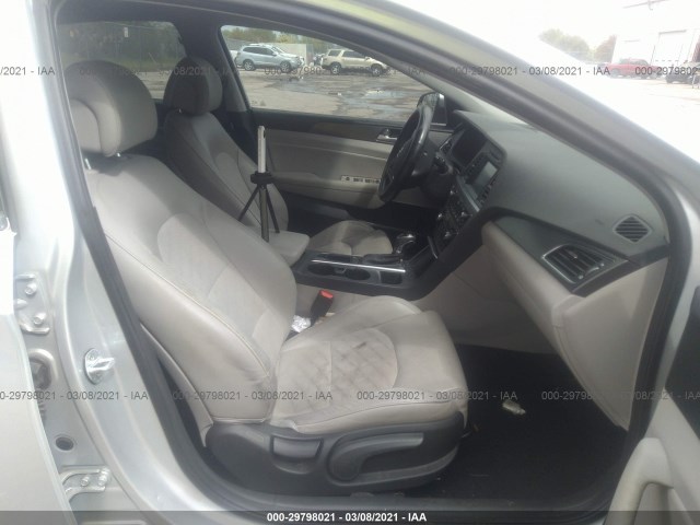 Photo 4 VIN: 5NPE34AF1HH487828 - HYUNDAI SONATA 