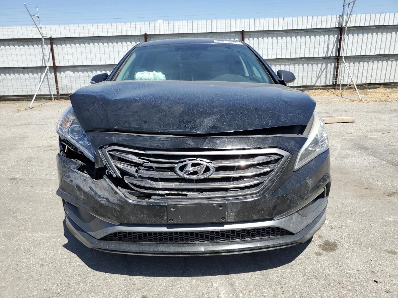 Photo 4 VIN: 5NPE34AF1HH572877 - HYUNDAI SONATA 