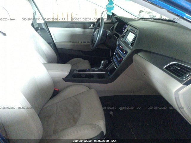 Photo 4 VIN: 5NPE34AF1HH585404 - HYUNDAI SONATA 