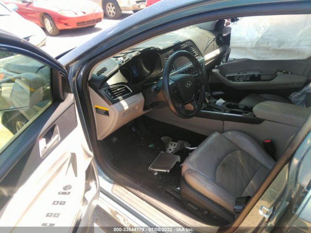 Photo 4 VIN: 5NPE34AF1HH591901 - HYUNDAI SONATA 