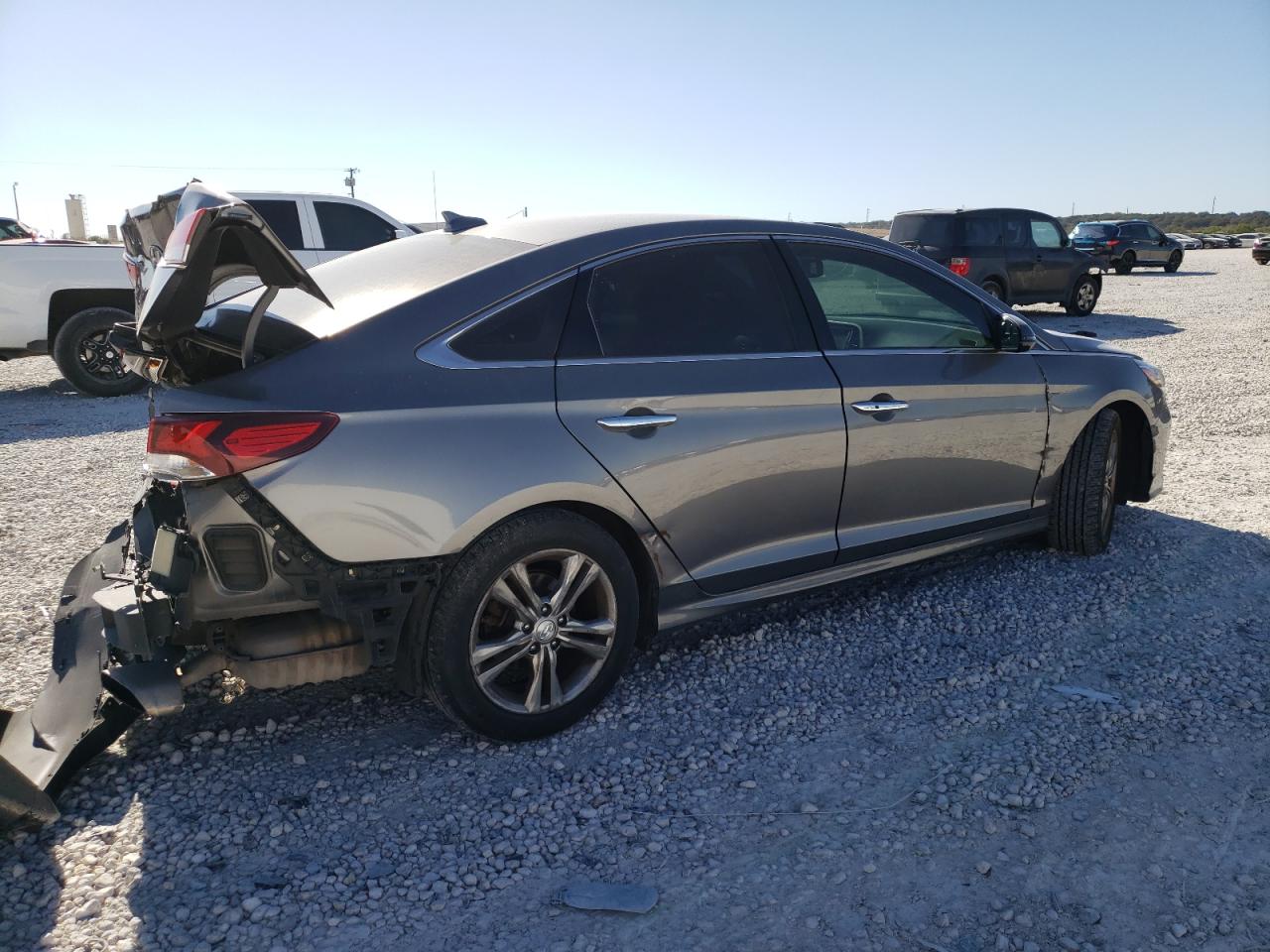 Photo 2 VIN: 5NPE34AF1JH619119 - HYUNDAI SONATA 