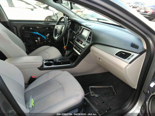 Photo 4 VIN: 5NPE34AF1JH652203 - HYUNDAI SONATA 