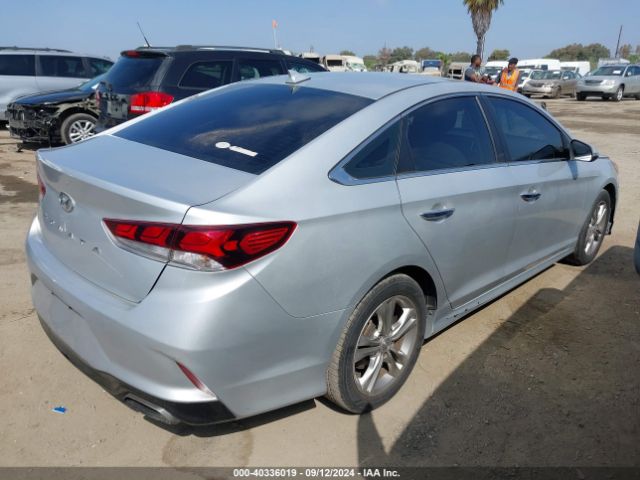 Photo 3 VIN: 5NPE34AF1JH656297 - HYUNDAI SONATA 