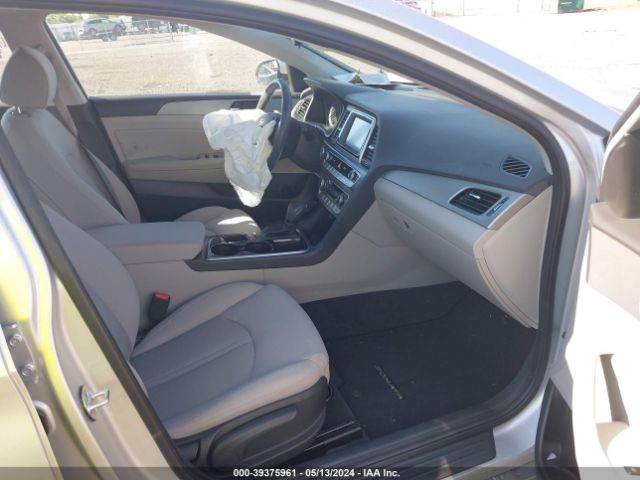 Photo 4 VIN: 5NPE34AF1JH664545 - HYUNDAI SONATA 