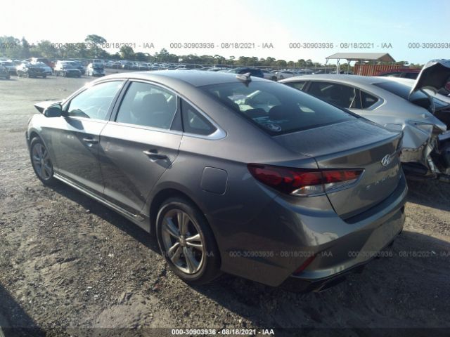 Photo 2 VIN: 5NPE34AF1JH668045 - HYUNDAI SONATA 