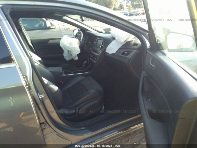 Photo 4 VIN: 5NPE34AF1JH668045 - HYUNDAI SONATA 