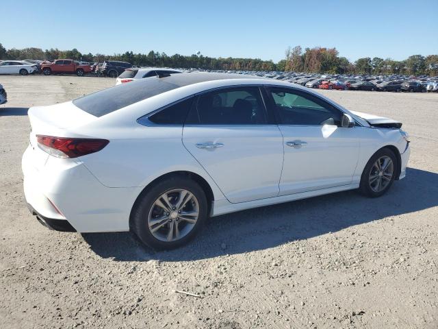 Photo 2 VIN: 5NPE34AF1JH668935 - HYUNDAI SONATA SPO 