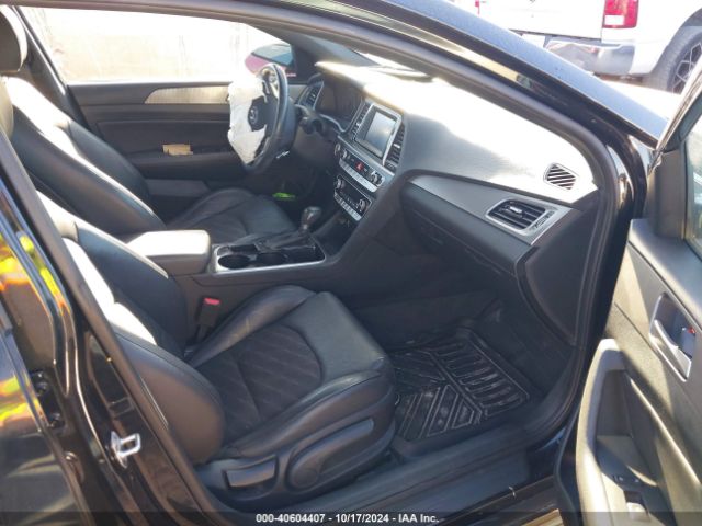 Photo 4 VIN: 5NPE34AF1JH703781 - HYUNDAI SONATA 