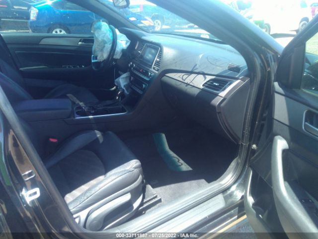 Photo 4 VIN: 5NPE34AF1JH704977 - HYUNDAI SONATA 