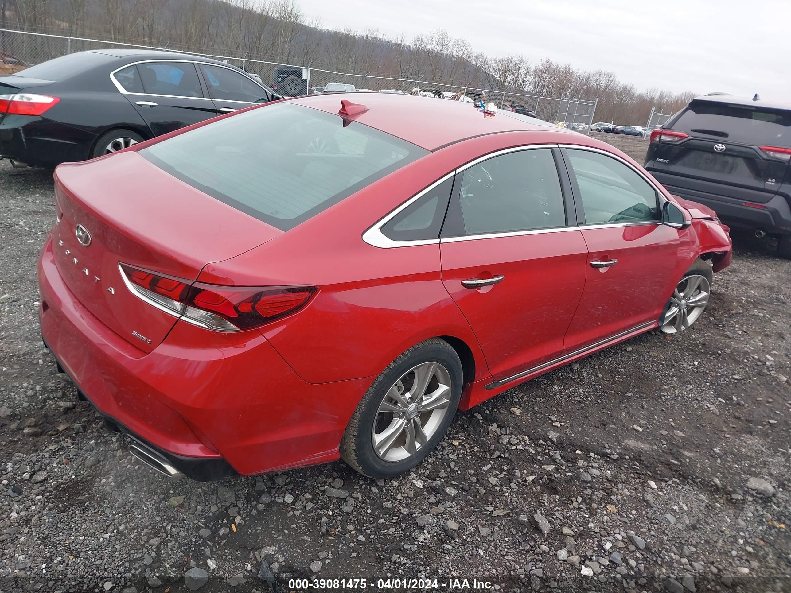 Photo 3 VIN: 5NPE34AF1KH748799 - HYUNDAI SONATA 