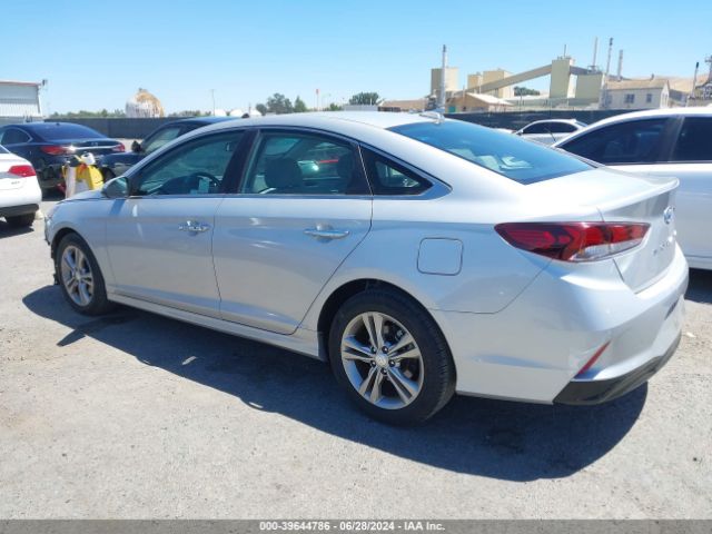 Photo 2 VIN: 5NPE34AF1KH767773 - HYUNDAI SONATA 