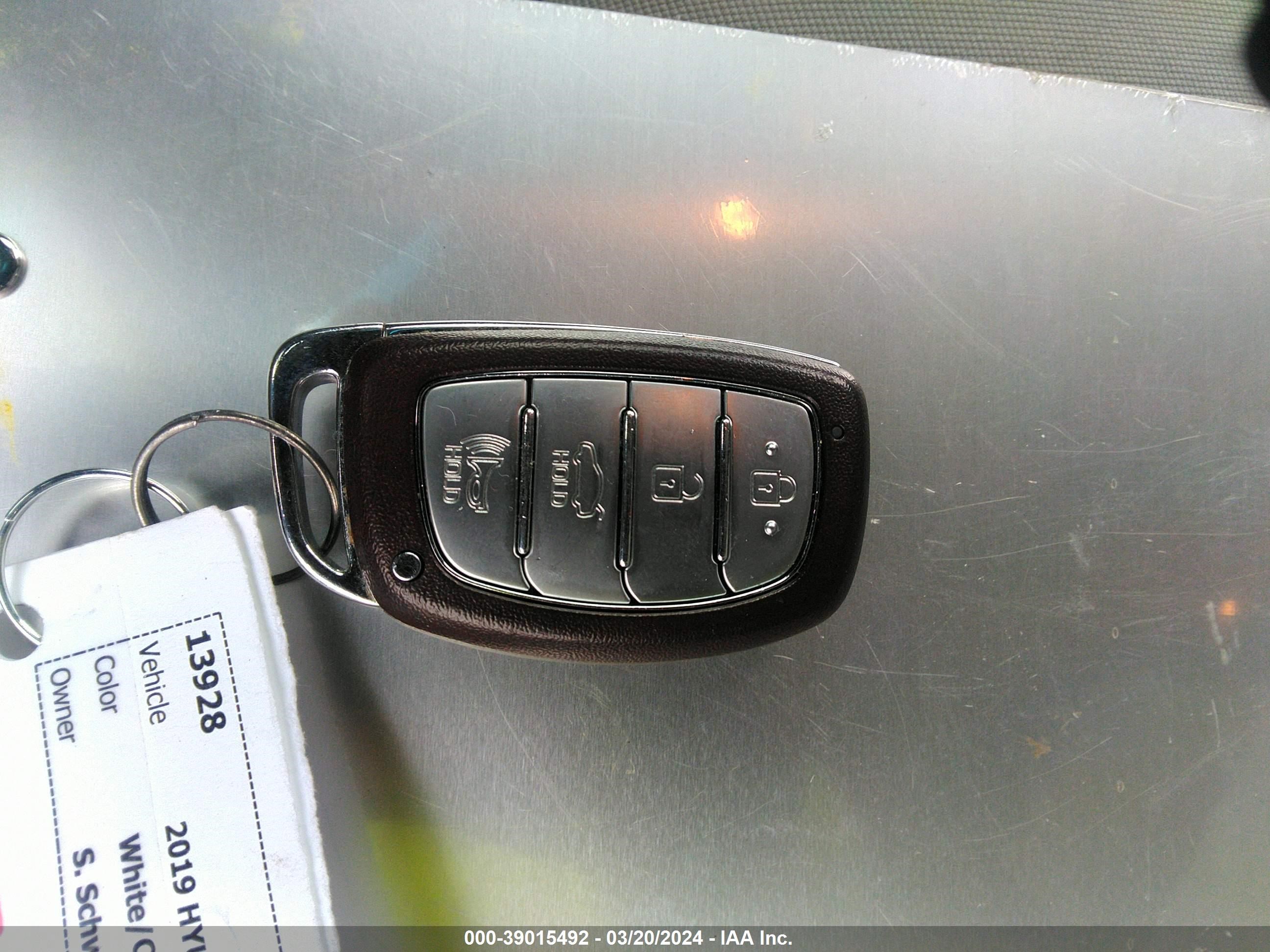 Photo 10 VIN: 5NPE34AF1KH783973 - HYUNDAI SONATA 