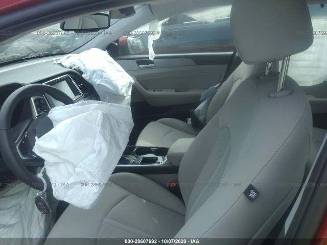 Photo 4 VIN: 5NPE34AF1KH785688 - HYUNDAI SONATA 