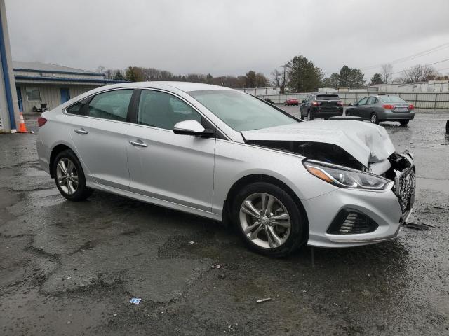 Photo 3 VIN: 5NPE34AF1KH812100 - HYUNDAI SONATA LIM 