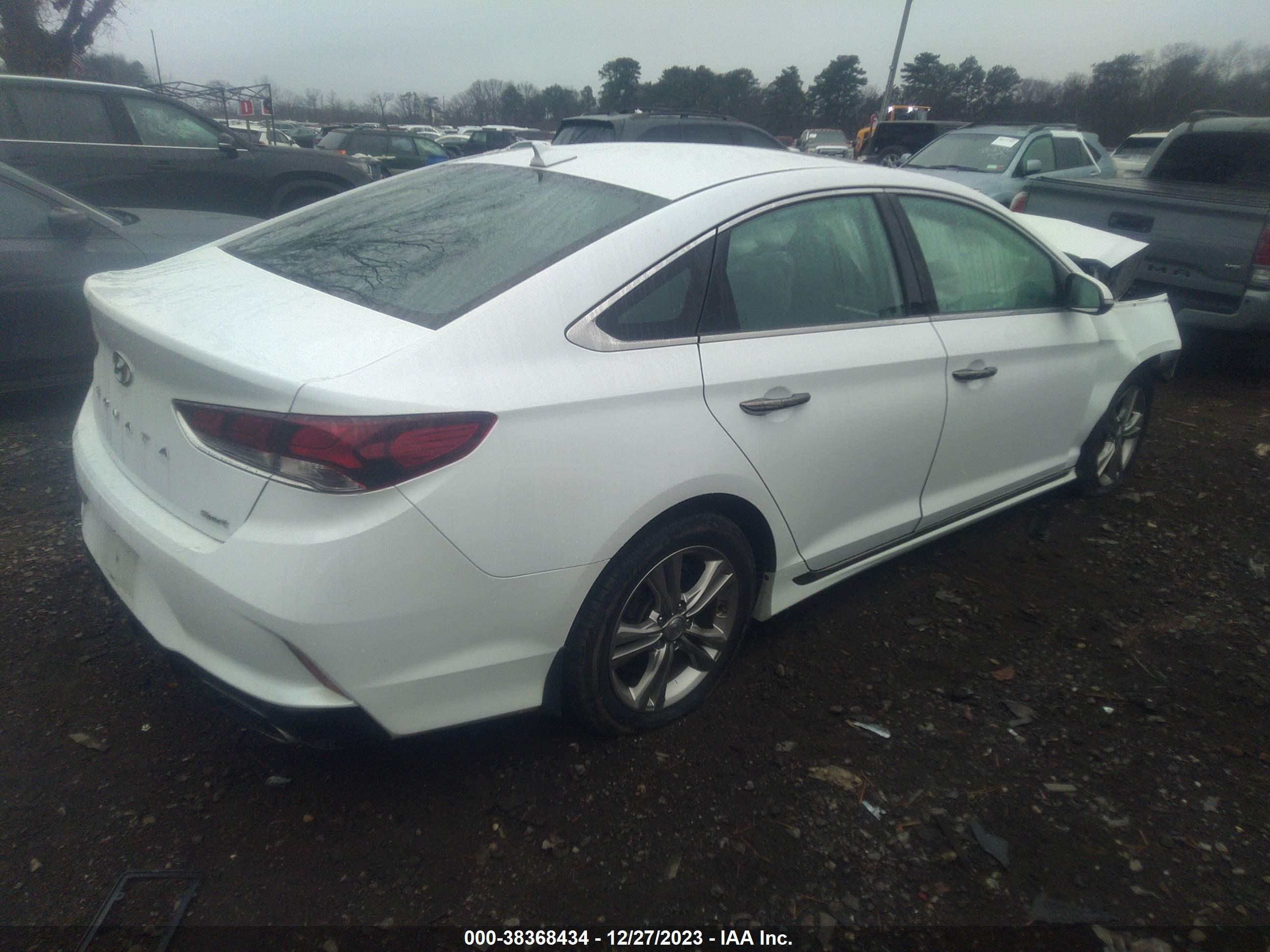 Photo 3 VIN: 5NPE34AF1KH815370 - HYUNDAI SONATA 