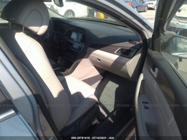 Photo 4 VIN: 5NPE34AF2FH053558 - HYUNDAI SONATA 